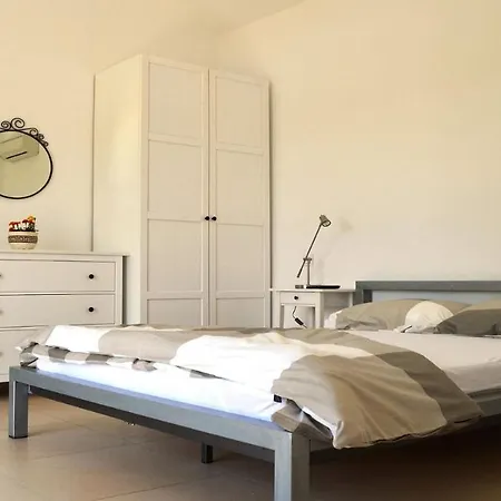 Vila Spacious Poolside With Beautiful Garden In Kringa *