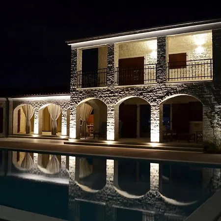 Spacious Poolside With Beautiful Garden In Kringa Willa Pinezici (Istria)